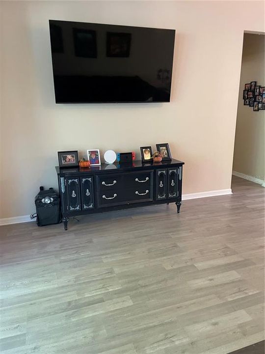 For Sale: $445,000 (3 beds, 2 baths, 1839 Square Feet)