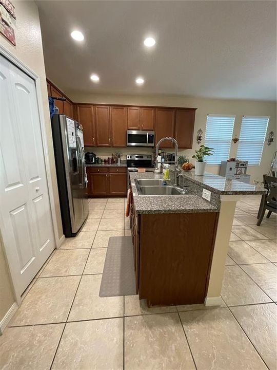 For Sale: $445,000 (3 beds, 2 baths, 1839 Square Feet)