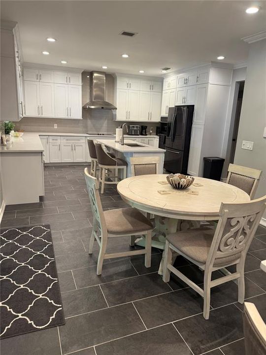 待售: $1,539,000 (6 贝兹, 4 浴室, 6550 平方英尺)