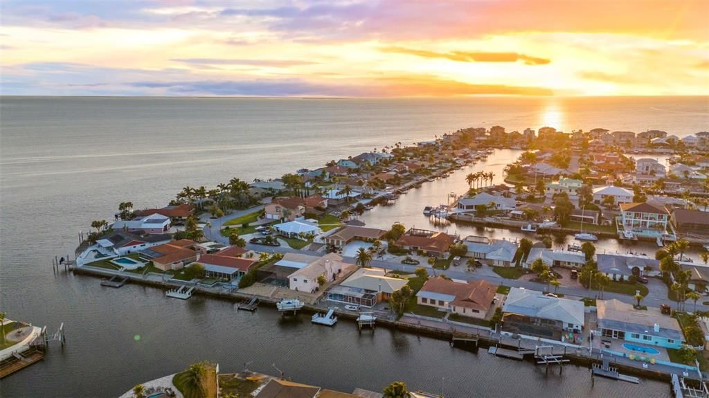 На продажу: $624,999 (3 спален, 2 ванн, 1311 Квадратных фут)