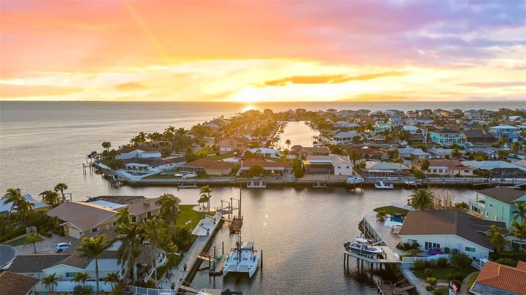 На продажу: $624,999 (3 спален, 2 ванн, 1311 Квадратных фут)