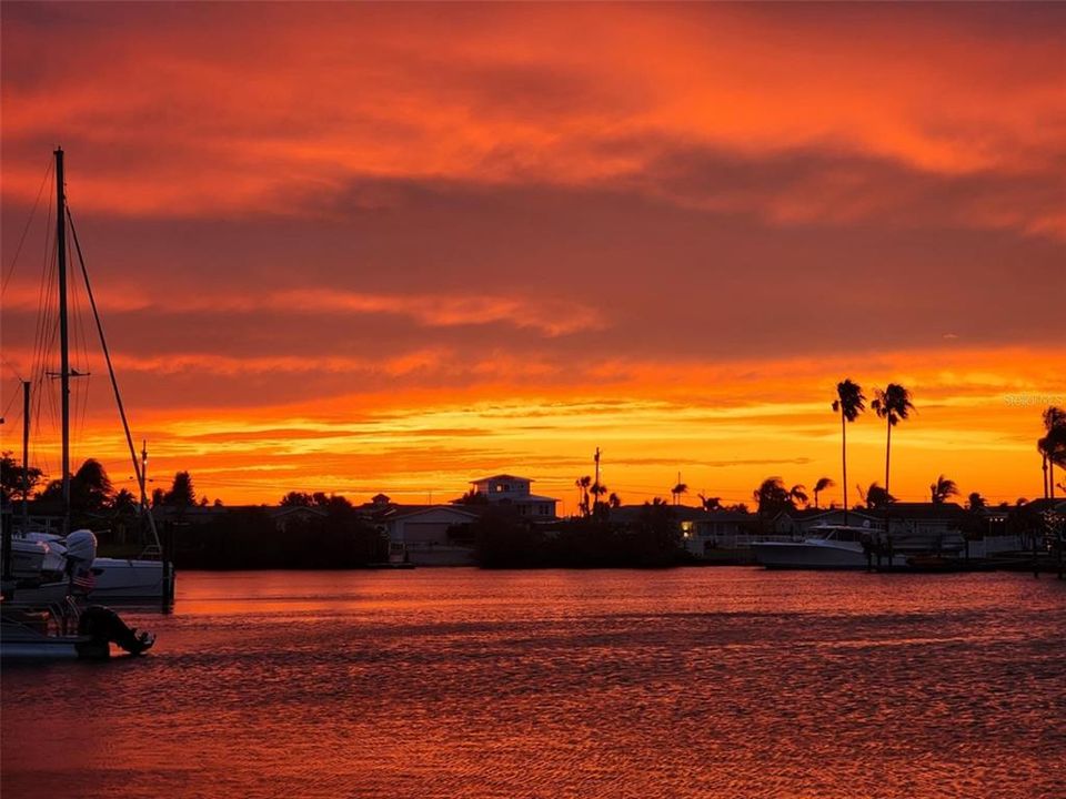 На продажу: $624,999 (3 спален, 2 ванн, 1311 Квадратных фут)