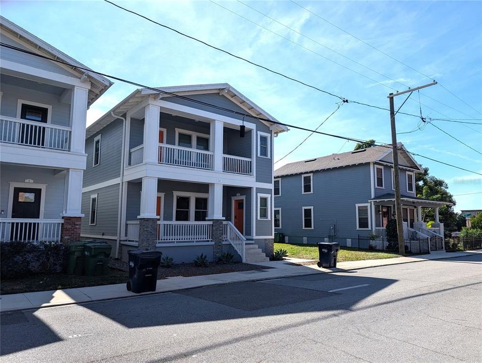 Active With Contract: $2,100 (3 beds, 2 baths, 2768 Square Feet)