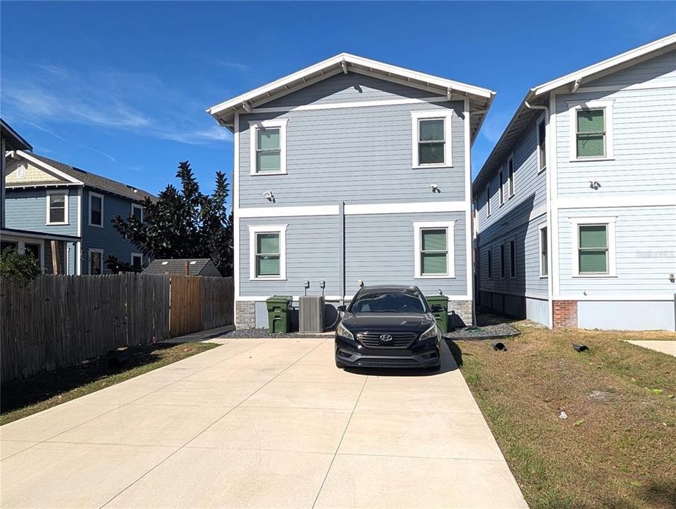 Active With Contract: $2,100 (3 beds, 2 baths, 2768 Square Feet)