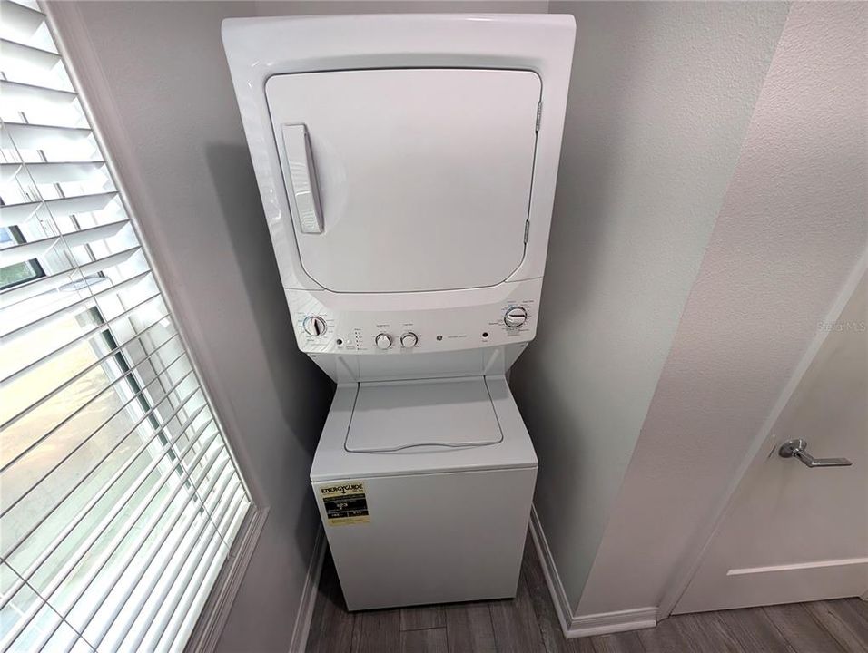 Active With Contract: $2,100 (3 beds, 2 baths, 2768 Square Feet)