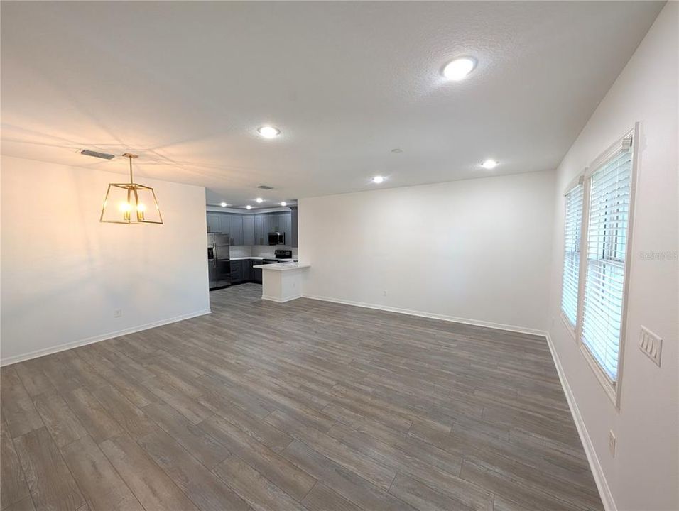 Active With Contract: $2,100 (3 beds, 2 baths, 2768 Square Feet)