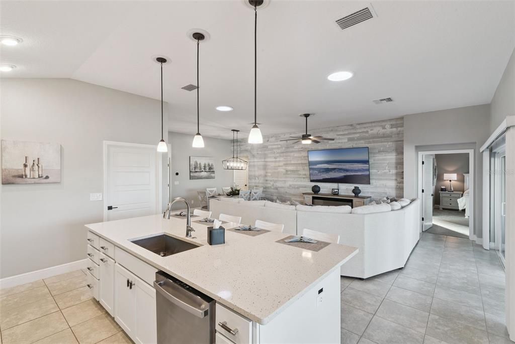 En Venta: $738,330 (3 camas, 3 baños, 1892 Pies cuadrados)