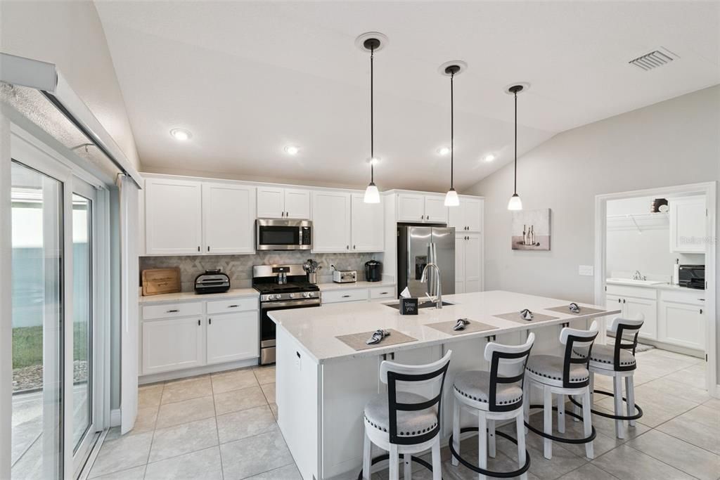 En Venta: $738,330 (3 camas, 3 baños, 1892 Pies cuadrados)