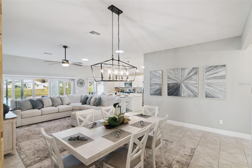 En Venta: $738,330 (3 camas, 3 baños, 1892 Pies cuadrados)