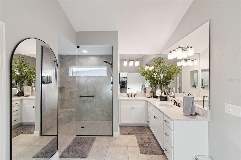 En Venta: $738,330 (3 camas, 3 baños, 1892 Pies cuadrados)