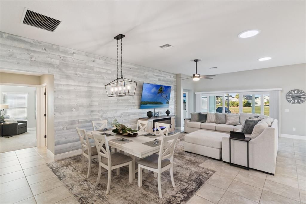 En Venta: $738,330 (3 camas, 3 baños, 1892 Pies cuadrados)