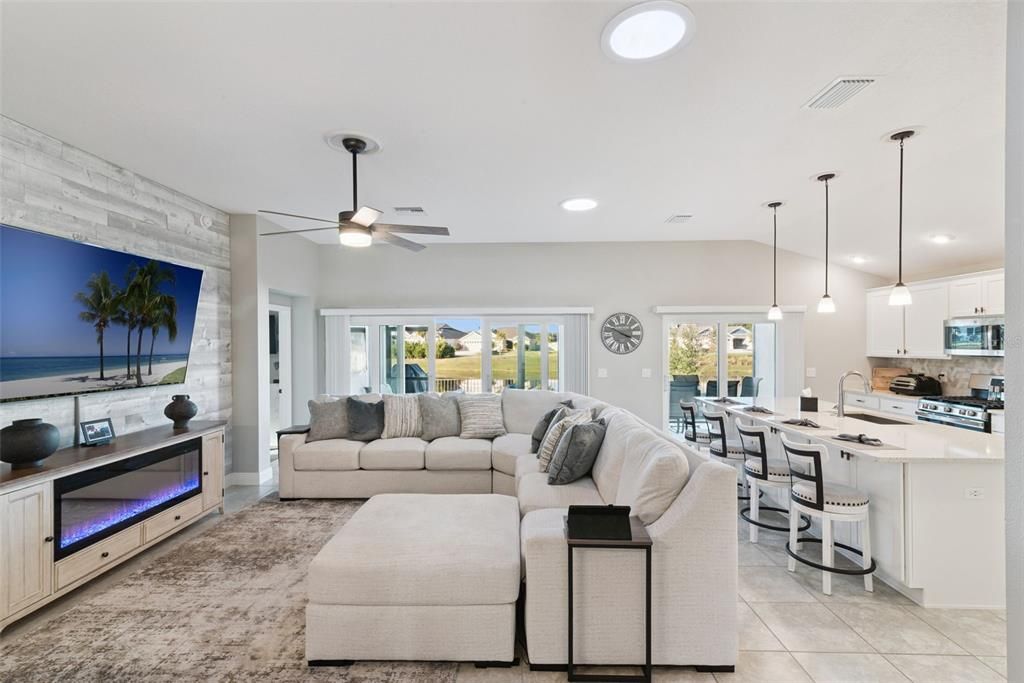 En Venta: $738,330 (3 camas, 3 baños, 1892 Pies cuadrados)