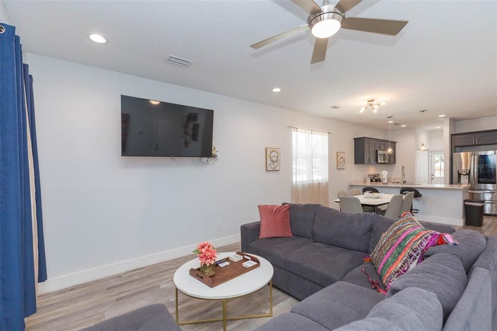 В аренду: $2,550 (3 спален, 2 ванн, 1284 Квадратных фут)