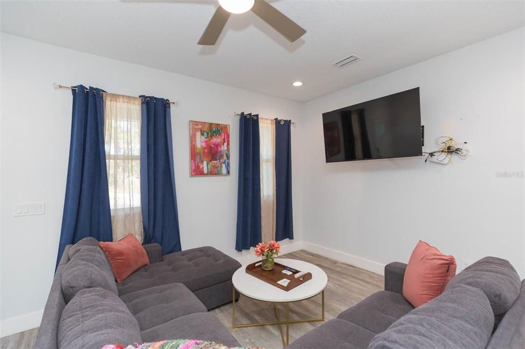 В аренду: $2,550 (3 спален, 2 ванн, 1284 Квадратных фут)