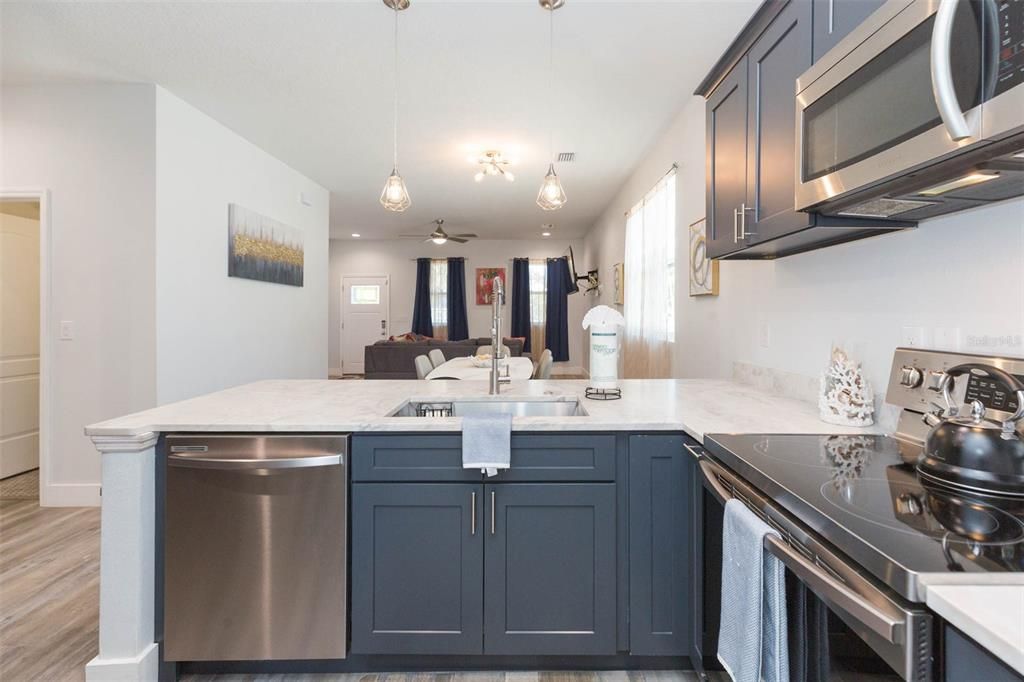 В аренду: $2,550 (3 спален, 2 ванн, 1284 Квадратных фут)