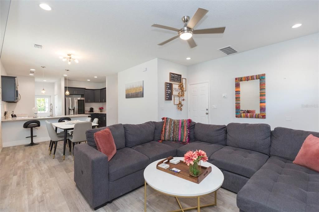 В аренду: $2,550 (3 спален, 2 ванн, 1284 Квадратных фут)