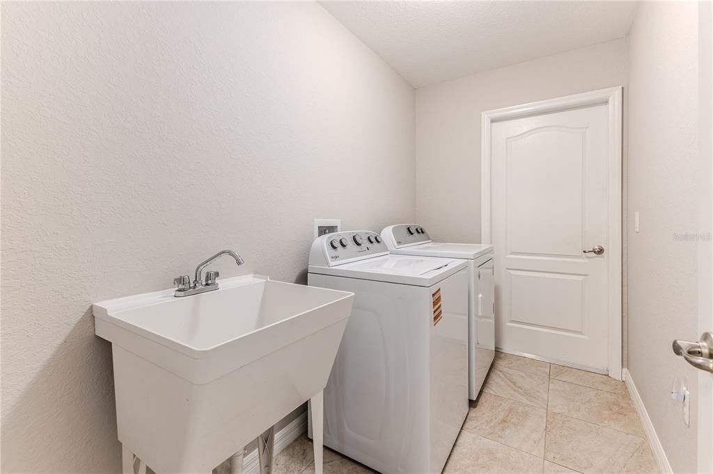 На продажу: $385,000 (3 спален, 2 ванн, 1955 Квадратных фут)