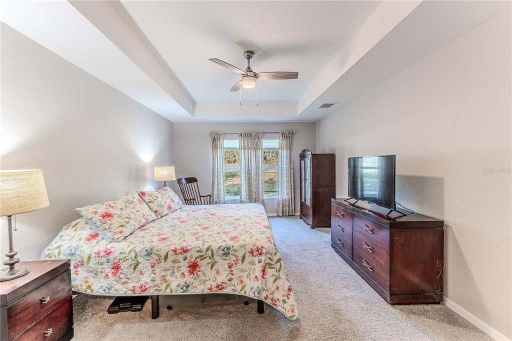 На продажу: $385,000 (3 спален, 2 ванн, 1955 Квадратных фут)