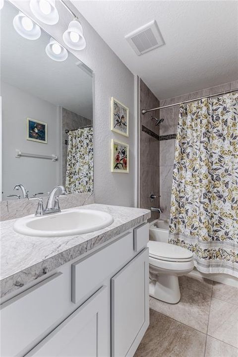 На продажу: $385,000 (3 спален, 2 ванн, 1955 Квадратных фут)