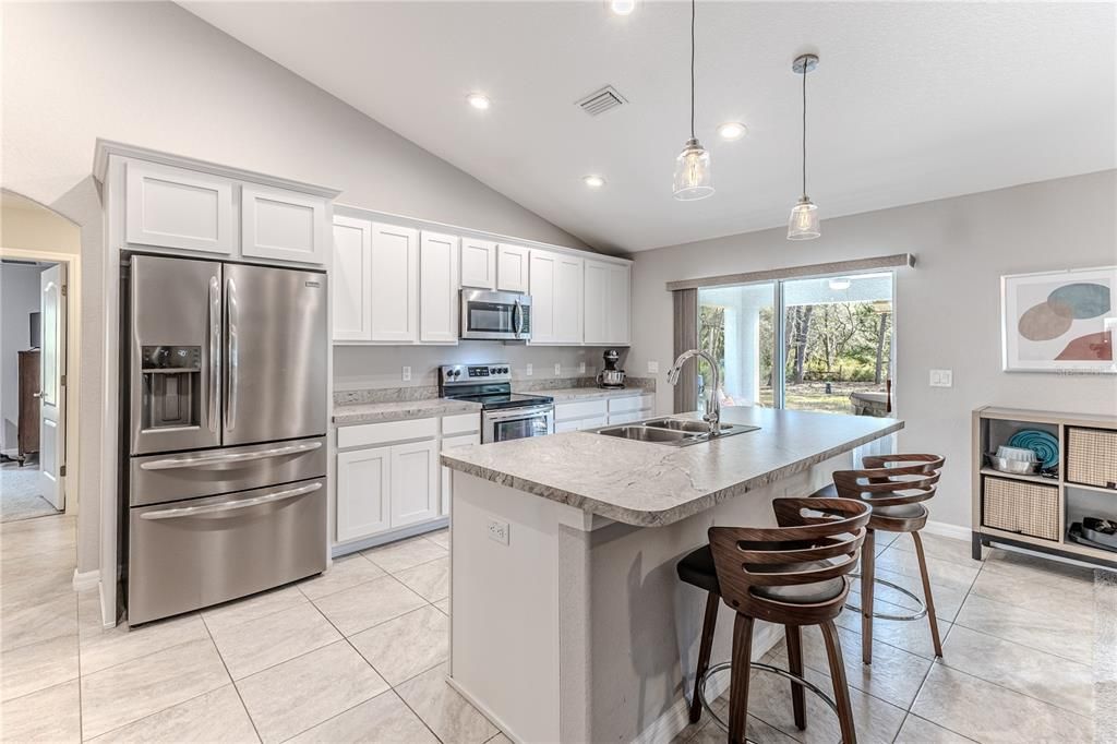 На продажу: $385,000 (3 спален, 2 ванн, 1955 Квадратных фут)