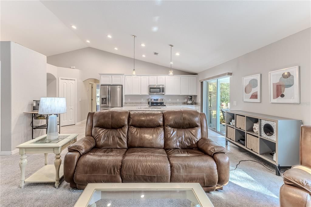 На продажу: $385,000 (3 спален, 2 ванн, 1955 Квадратных фут)