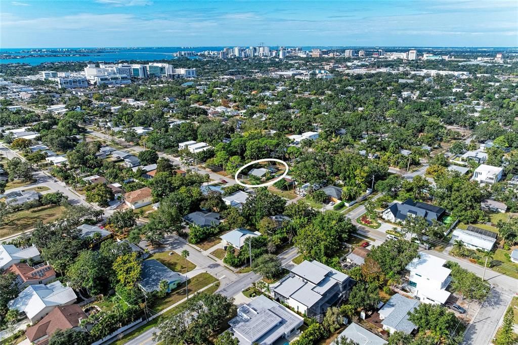 Active With Contract: $625,000 (2 beds, 2 baths, 1128 Square Feet)