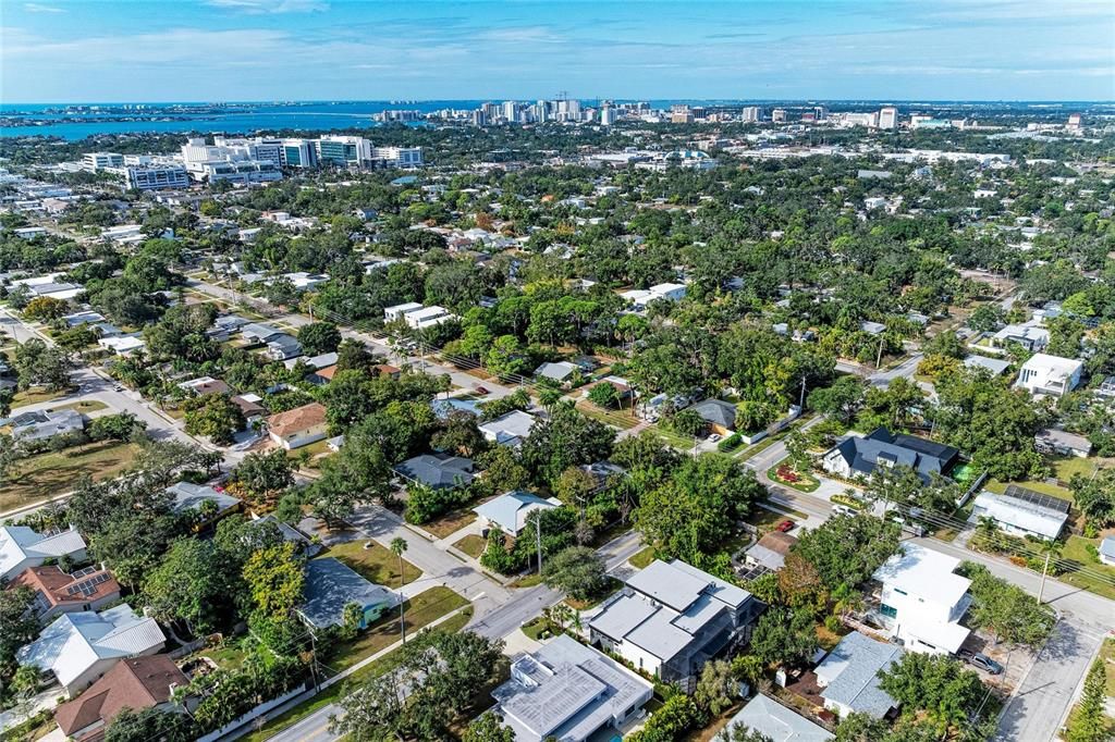 Active With Contract: $625,000 (2 beds, 2 baths, 1128 Square Feet)