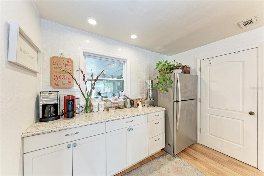 Active With Contract: $625,000 (2 beds, 2 baths, 1128 Square Feet)