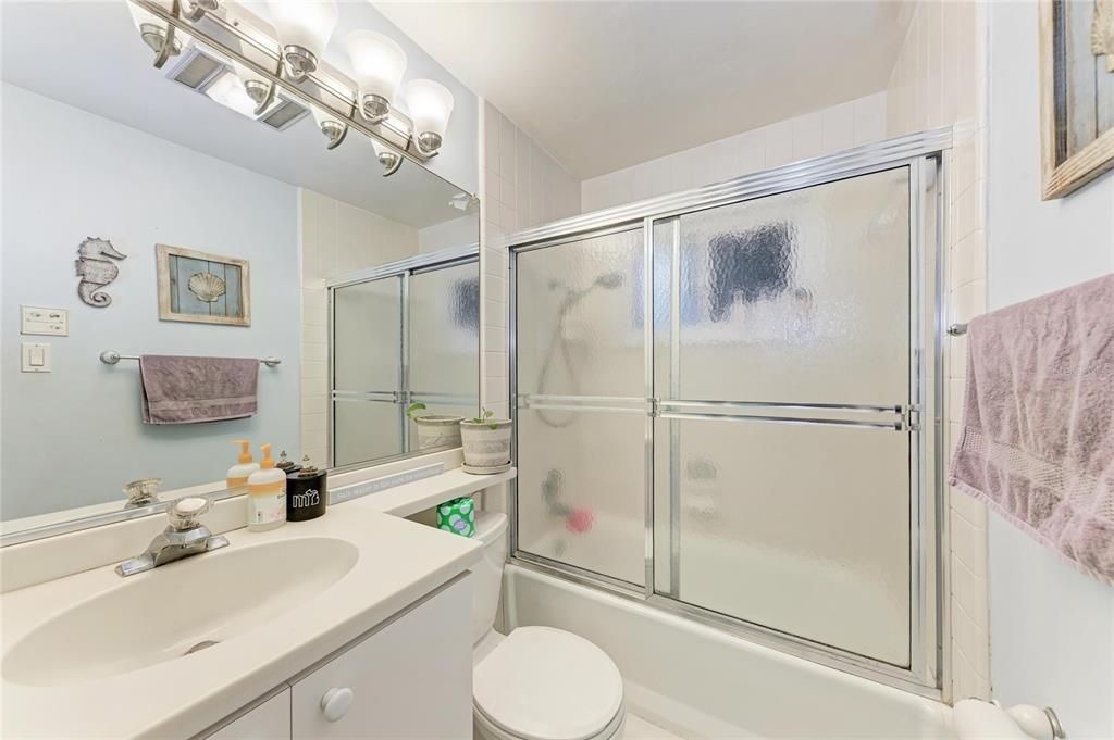 Active With Contract: $625,000 (2 beds, 2 baths, 1128 Square Feet)