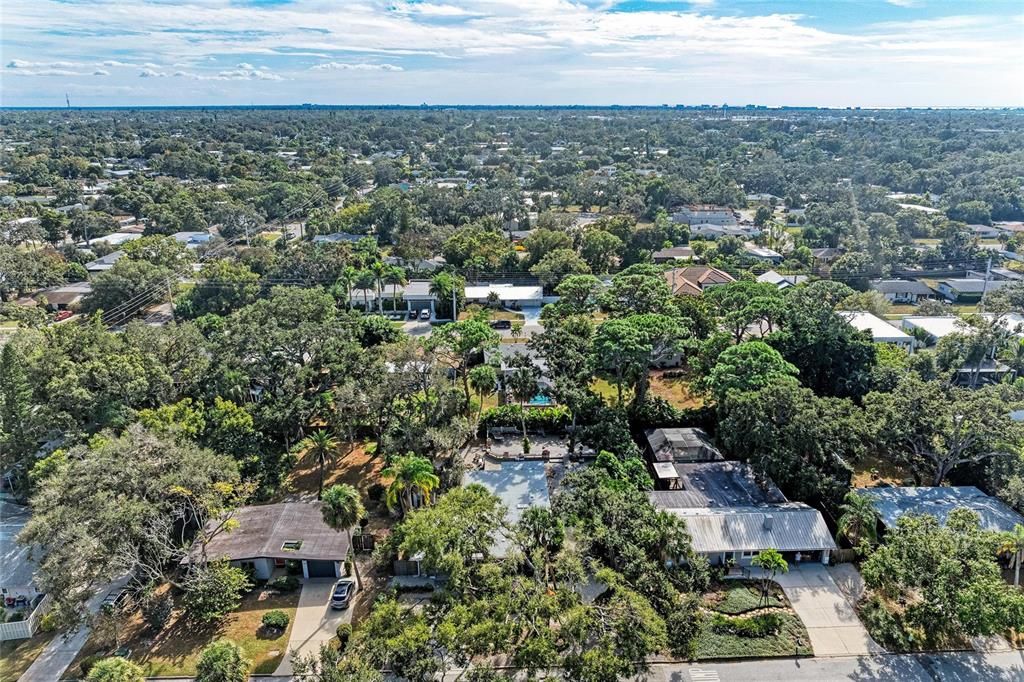 Active With Contract: $625,000 (2 beds, 2 baths, 1128 Square Feet)