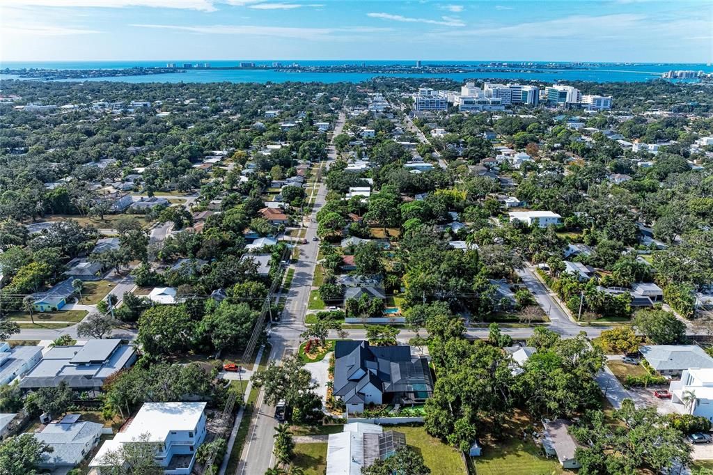 Active With Contract: $625,000 (2 beds, 2 baths, 1128 Square Feet)