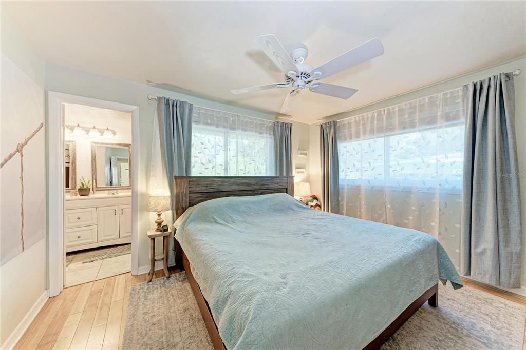 Active With Contract: $625,000 (2 beds, 2 baths, 1128 Square Feet)