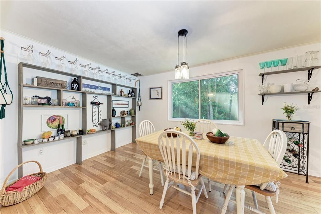 Active With Contract: $625,000 (2 beds, 2 baths, 1128 Square Feet)