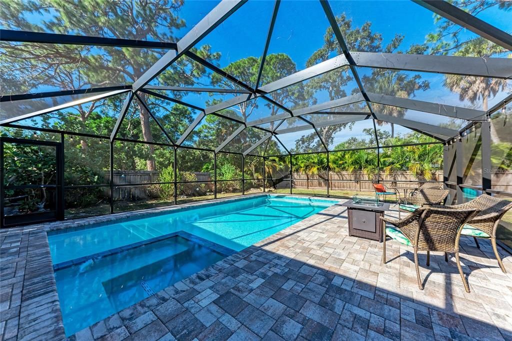 Active With Contract: $625,000 (2 beds, 2 baths, 1128 Square Feet)