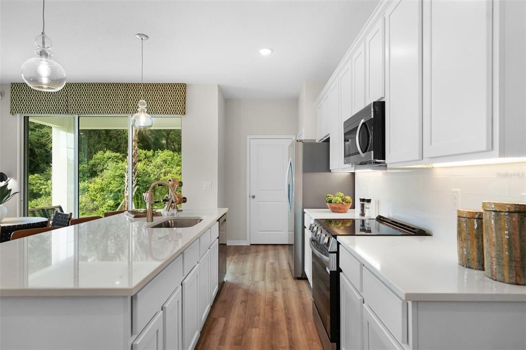 For Sale: $268,990 (3 beds, 2 baths, 1693 Square Feet)