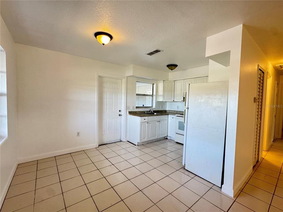 For Rent: $1,600 (2 beds, 2 baths, 972 Square Feet)
