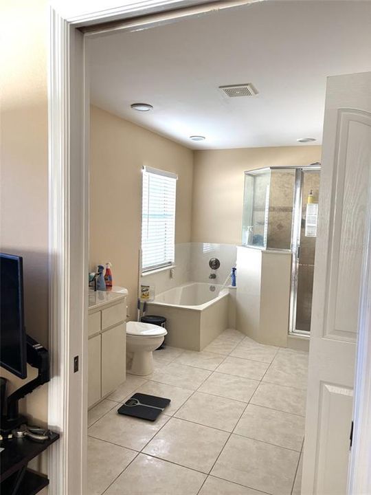 En Venta: $290,000 (2 camas, 2 baños, 2256 Pies cuadrados)