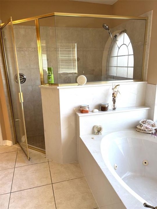 En Venta: $290,000 (2 camas, 2 baños, 2256 Pies cuadrados)