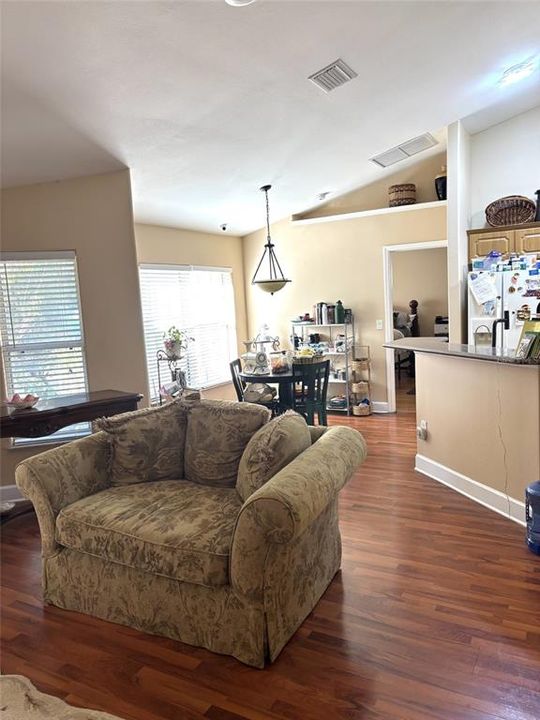 En Venta: $290,000 (2 camas, 2 baños, 2256 Pies cuadrados)