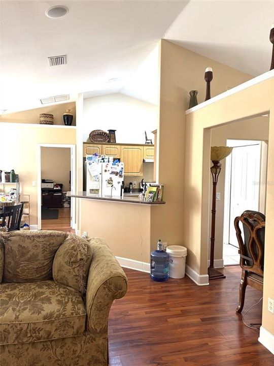 En Venta: $290,000 (2 camas, 2 baños, 2256 Pies cuadrados)