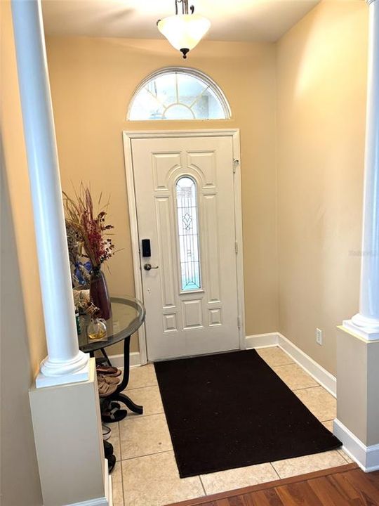 En Venta: $290,000 (2 camas, 2 baños, 2256 Pies cuadrados)