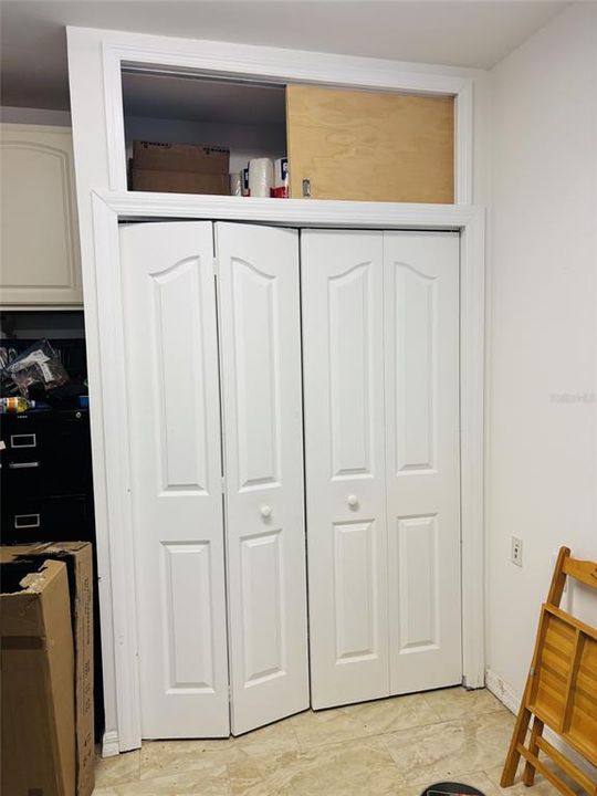 En Venta: $290,000 (2 camas, 2 baños, 2256 Pies cuadrados)