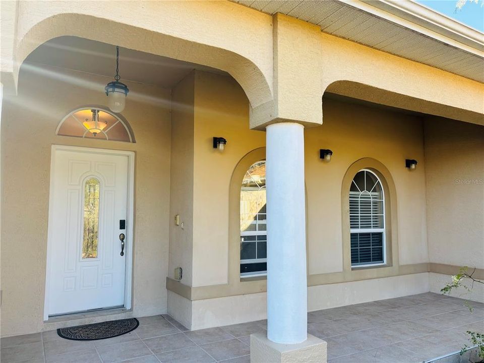 En Venta: $290,000 (2 camas, 2 baños, 2256 Pies cuadrados)