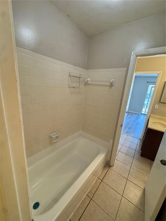 For Sale: $158,000 (2 beds, 2 baths, 1138 Square Feet)