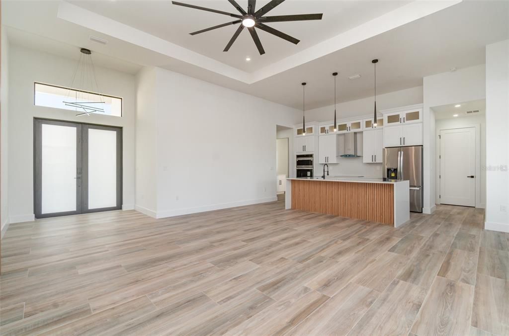 For Sale: $650,000 (4 beds, 3 baths, 2098 Square Feet)