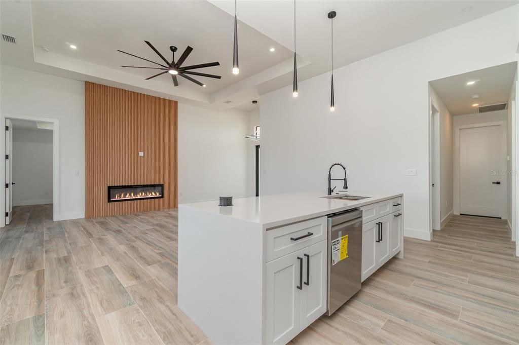 For Sale: $650,000 (4 beds, 3 baths, 2098 Square Feet)