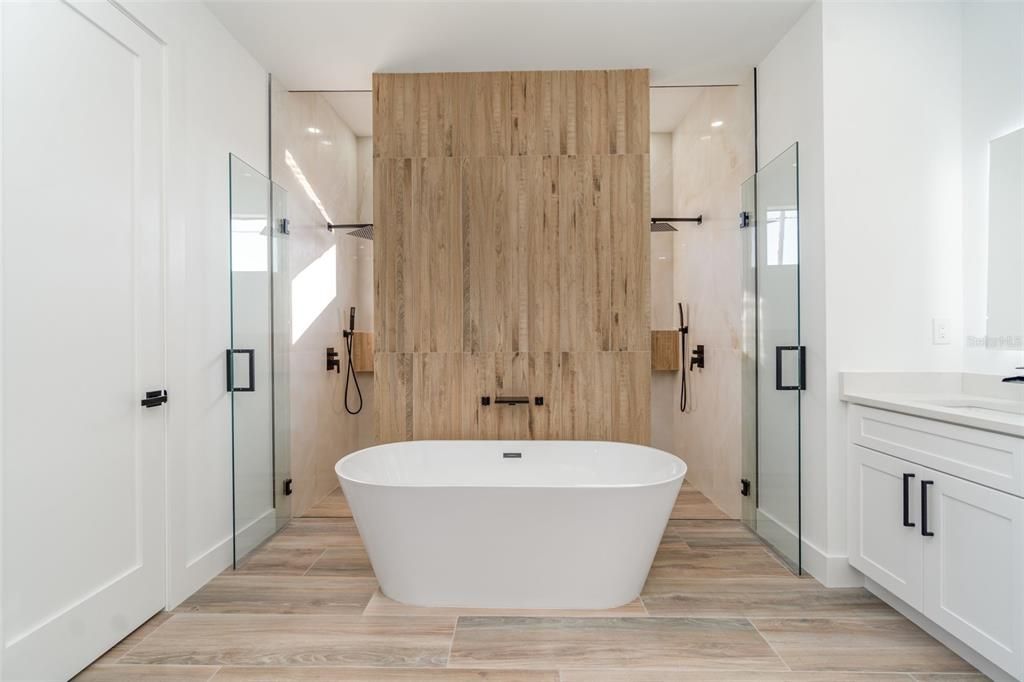 For Sale: $650,000 (4 beds, 3 baths, 2098 Square Feet)