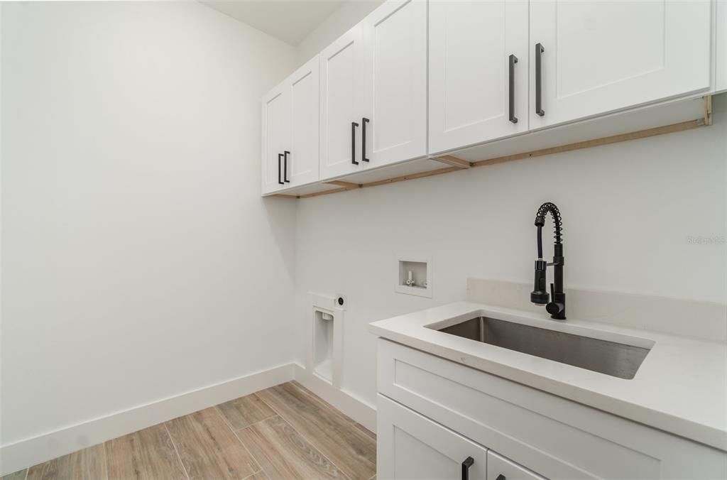 For Sale: $650,000 (4 beds, 3 baths, 2098 Square Feet)