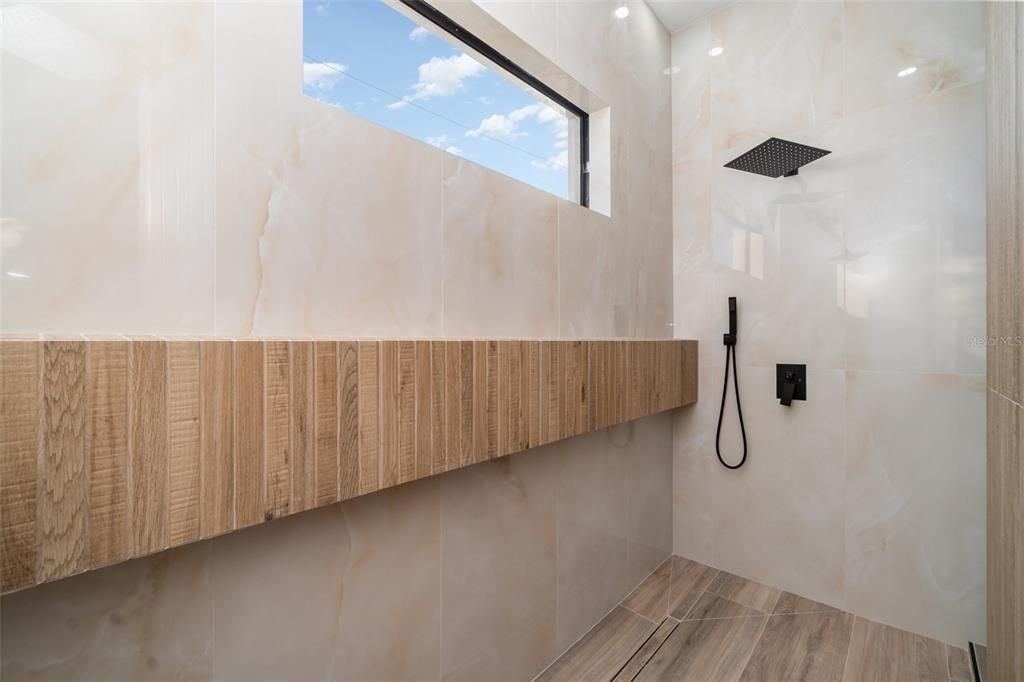 For Sale: $650,000 (4 beds, 3 baths, 2098 Square Feet)