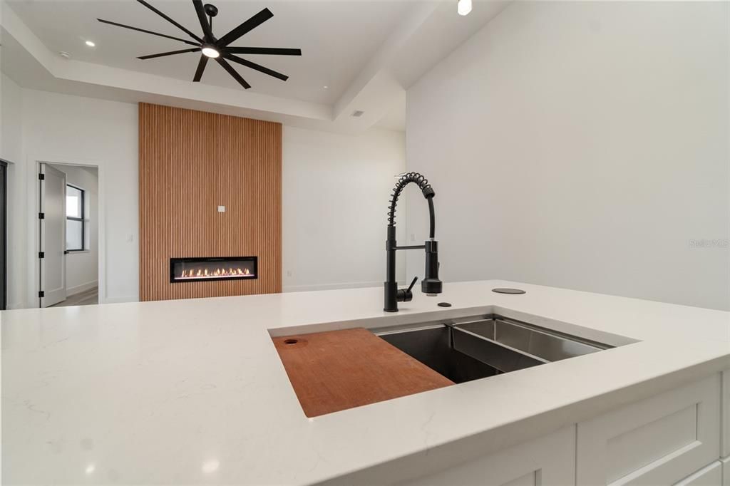 For Sale: $650,000 (4 beds, 3 baths, 2098 Square Feet)